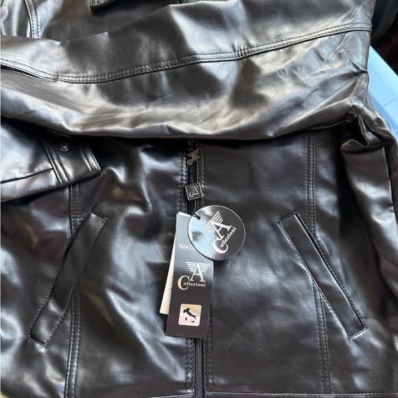 Black Lightweight Leather Jacket with Full-Length Zipper and Classic Design - Picture 8 of 12